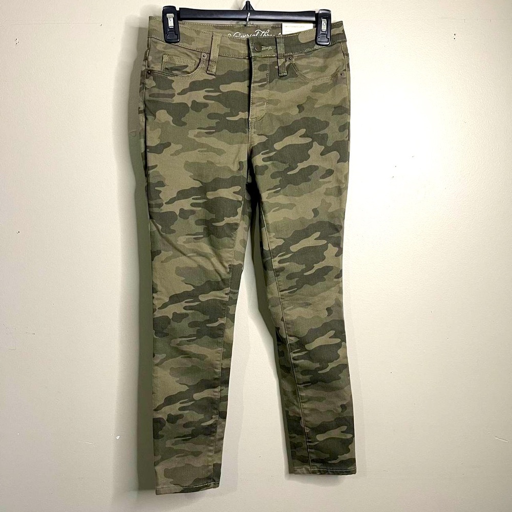 Universal Thread High Rise Skinny Crop Jeans Women's Size‎ 0/25 Green Camouflage